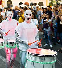 Worldbeaters Spark drummers