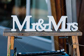 Mr and Mrs sign