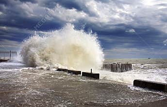 Wawe splashes sea storm