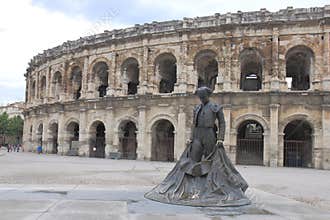 NimeÃ±o II statue in front of NÃ®mes arena, France