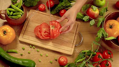 Cutting tomato