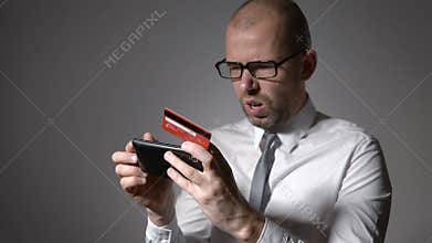 Problem with payment by credit card via the Internet. Businessman can not make the payment, due privysheniya limit on