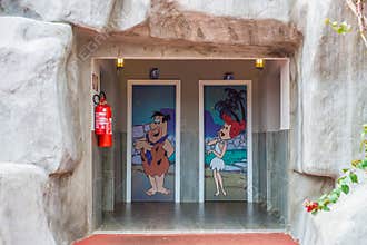 Bathhroon painting of Fred and Wilma Flintstone