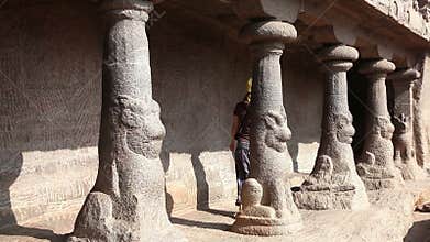 Tourist in Mamallapuram complex