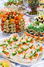 Catering buffet style - tomatoes, mushroomes and o