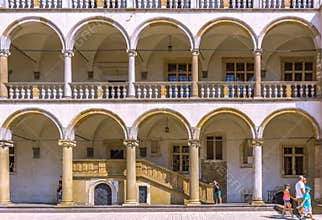 Cracow (Krakow)- Wawel Castle-arcaded ambulatory