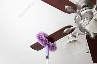 Cleaning ceiling fan
