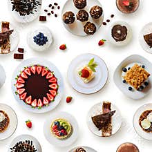 Seamless pattern with cakes