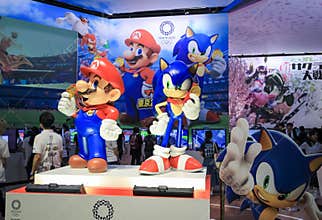 A statue of Mario and Sonic at the Sega booth of the Tokyo Game Show 2019 at Makuhari Messe