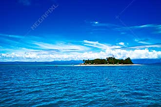 Low island of Great Barrier Reef
