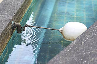Float ball valve for filling water into the pool.