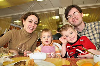 Family hotel dinner
