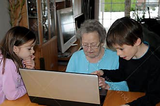 Grandma gets a lesson in computer operation