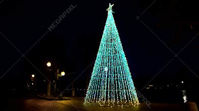 Night Scenes - Christmas tree on the lake