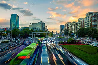 Beijing Zhongguancun full of vehicles, rush hour traffic