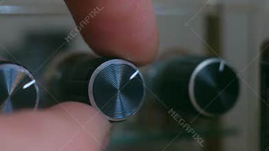 Adjustment the volume balance of the amplifier