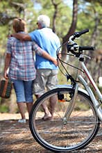 Older couple having a picnic