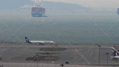 HK express Airbus A321 taxiing