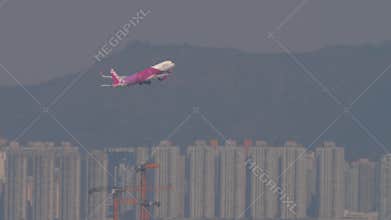 Jet Airbus A321 of Peach taking off