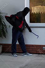 Thief before burglary