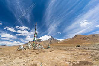 Tibet statue and the mountain
