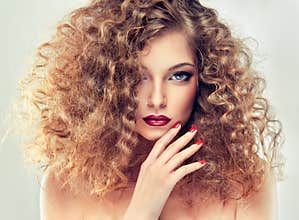 Model with curly hair