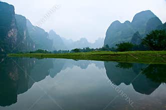 Li Jiang river and its mountains