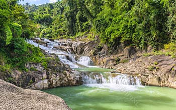 Yangbay panoramic rapids spring lunch