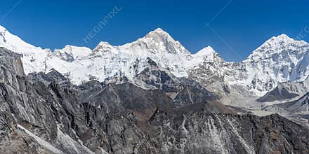 Panoramic view of Makalu mountain