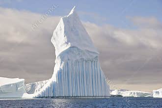 Stange iceberg shape
