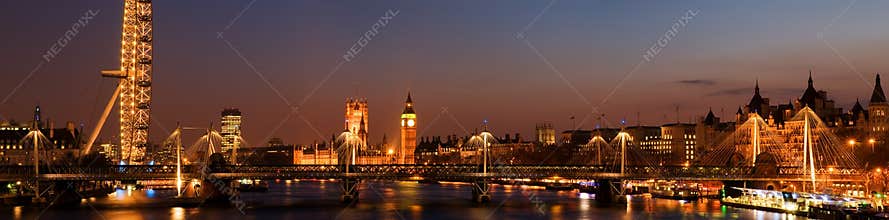 HUGE-Westminster at night.(London)