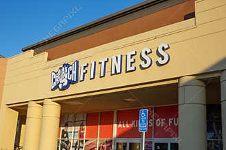 Store front sign for Crunch Fitness