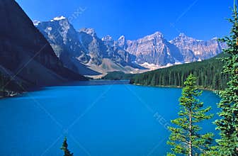Morraine Lake in Banff