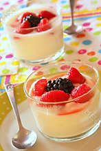 Fruit vanilla dessert