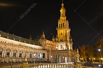 Plaza de Espaňa in Seville at night
