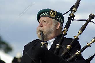Bagpipe player in Edinburgh
