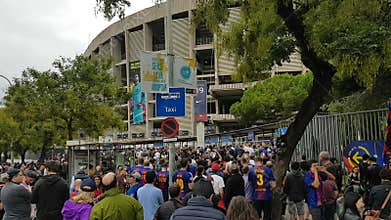 Crowds in front of FC Barcelona stadium
