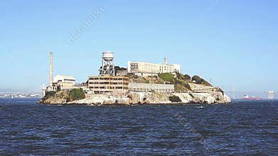 Alcatraz island by sea