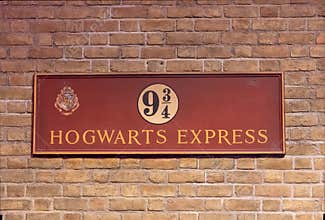 Platform 9 and three quarters sign