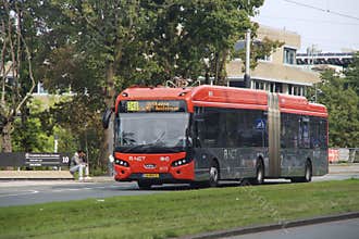 R-NET red and black busses runned by connexxion
