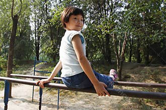 Child exercise on the parallel bars