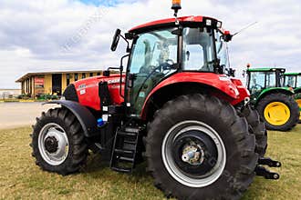 Case IH Farmall Model 140A Tractor