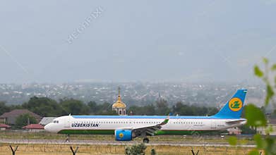 Airbus A321 of Uzbekistan Airways on the runway