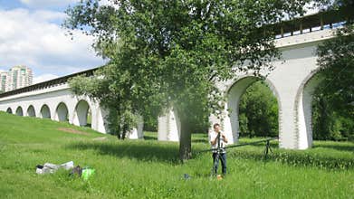 ( timelapse) One man constructing a crane for