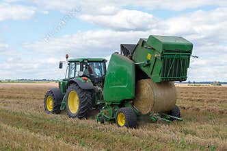 Round baler