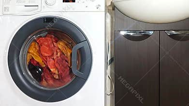 Fast and efficient washing of a wide range of fabrics