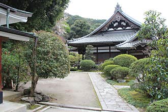 buddhist temple (chion-in) in kyoto (japan)