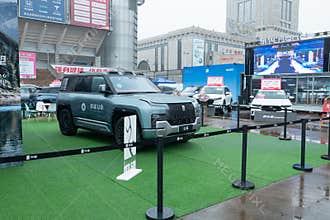 BYD Yangwang U8, a high-performance plug-in hybrid SUV