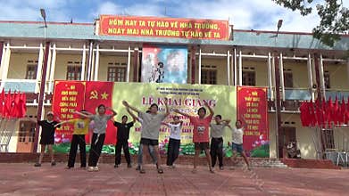 Vietnamese schoolgirls are practicing performing arts to prepare for the opening day of the new school year