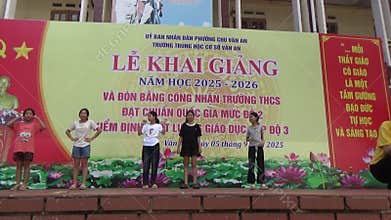 Vietnamese schoolgirls are practicing performing arts to prepare for the opening day of the new school year